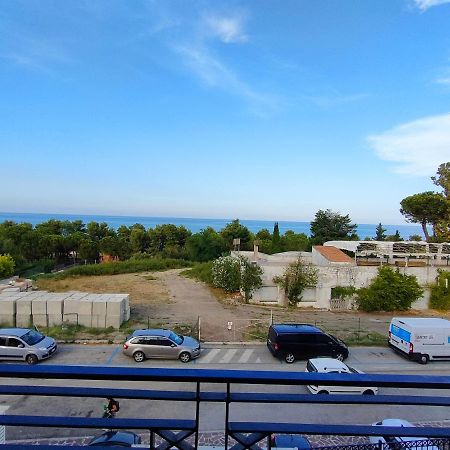 Appartamento Con Piscina Green Bay Village Pineto Luaran gambar